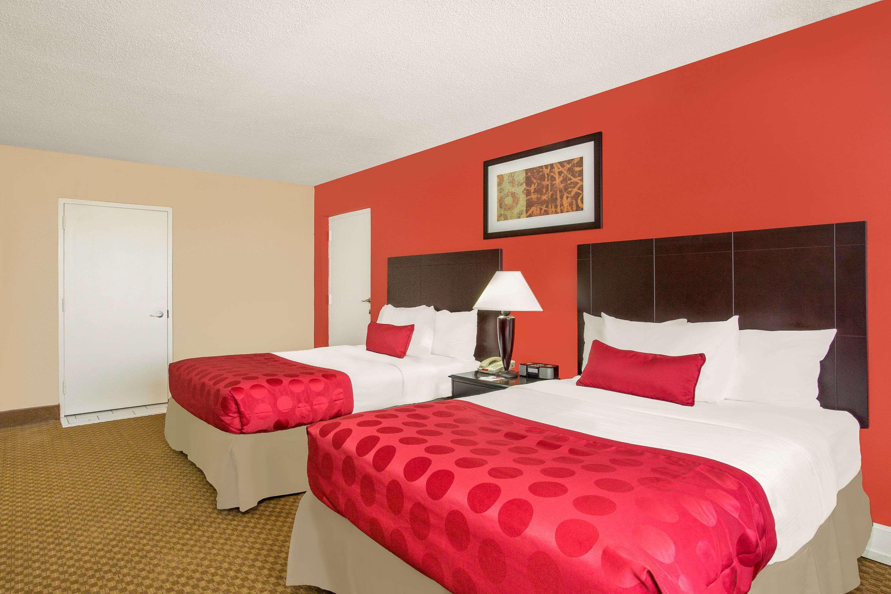 Ramada Plaza By Wyndham Fayetteville Fort Bragg Area Eksteriør bilde