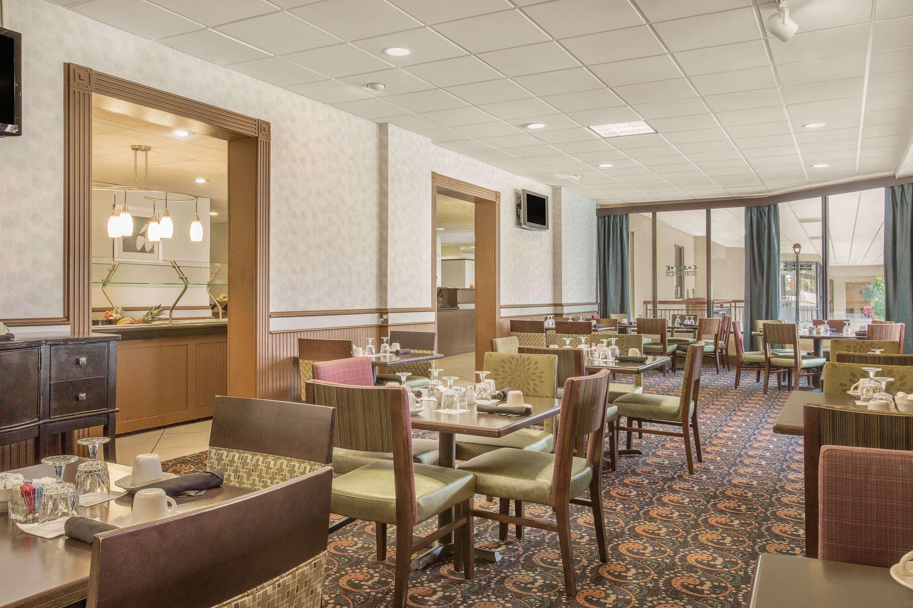 Ramada Plaza By Wyndham Fayetteville Fort Bragg Area Eksteriør bilde