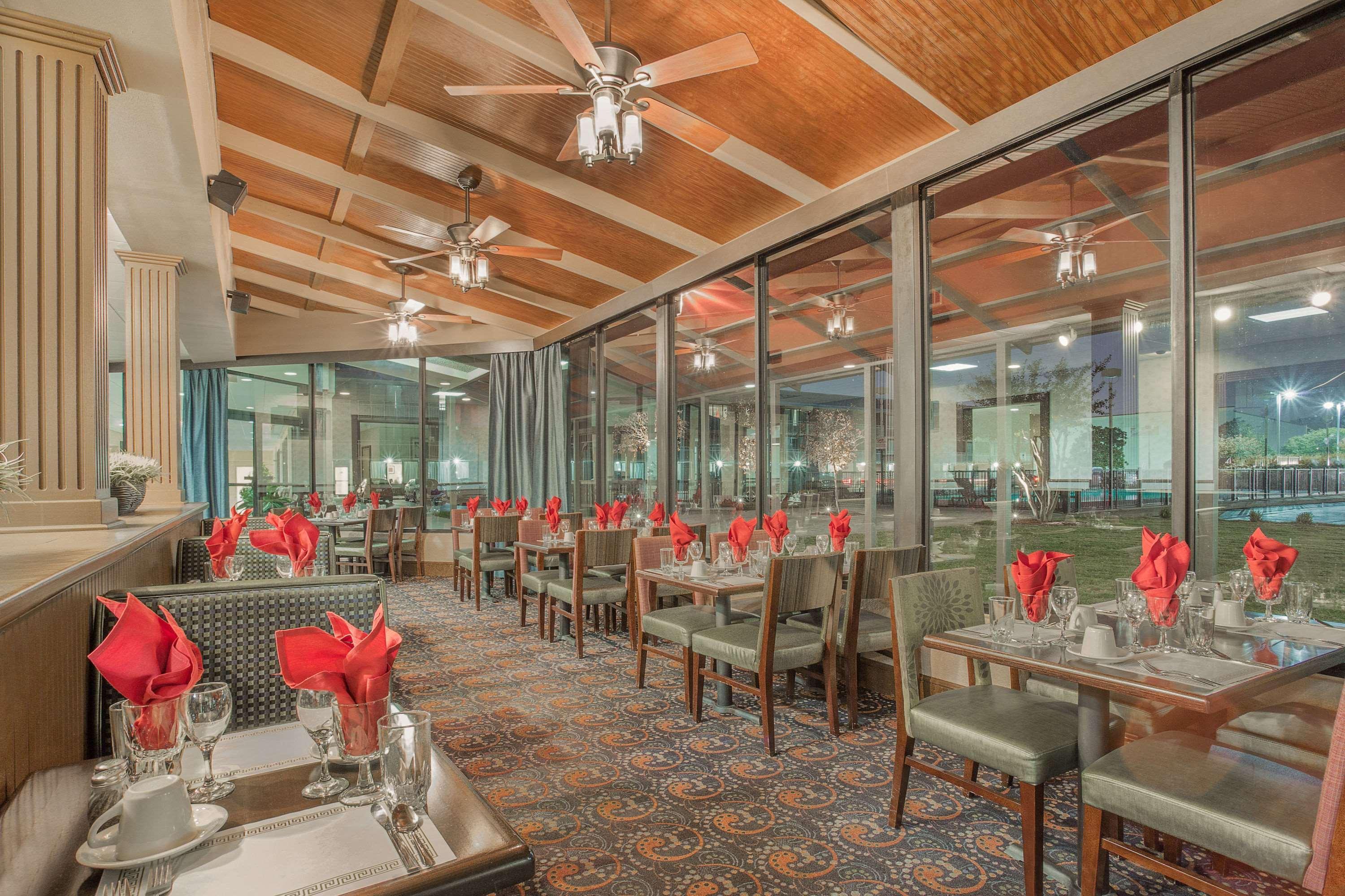 Ramada Plaza By Wyndham Fayetteville Fort Bragg Area Eksteriør bilde