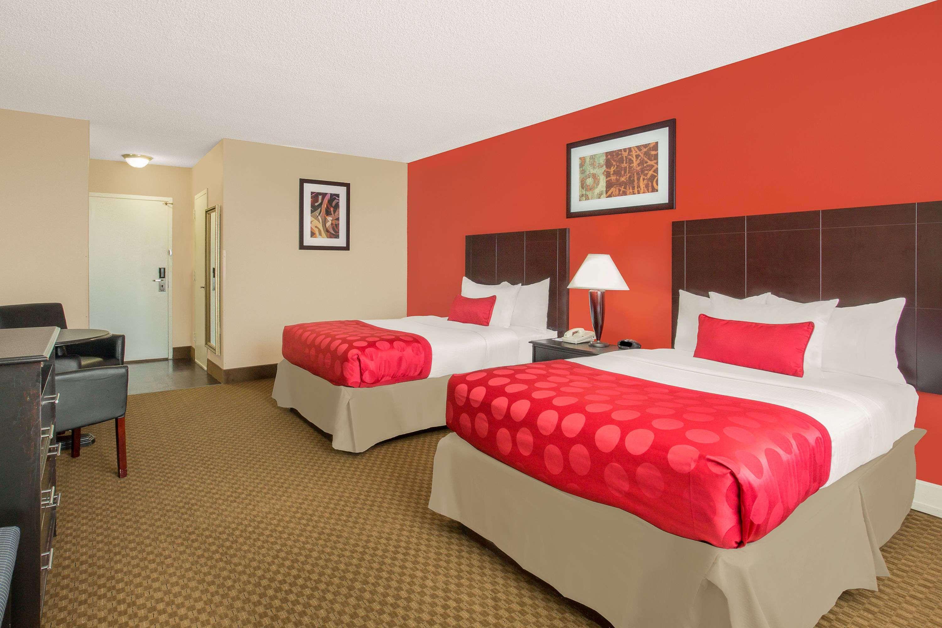 Ramada Plaza By Wyndham Fayetteville Fort Bragg Area Eksteriør bilde
