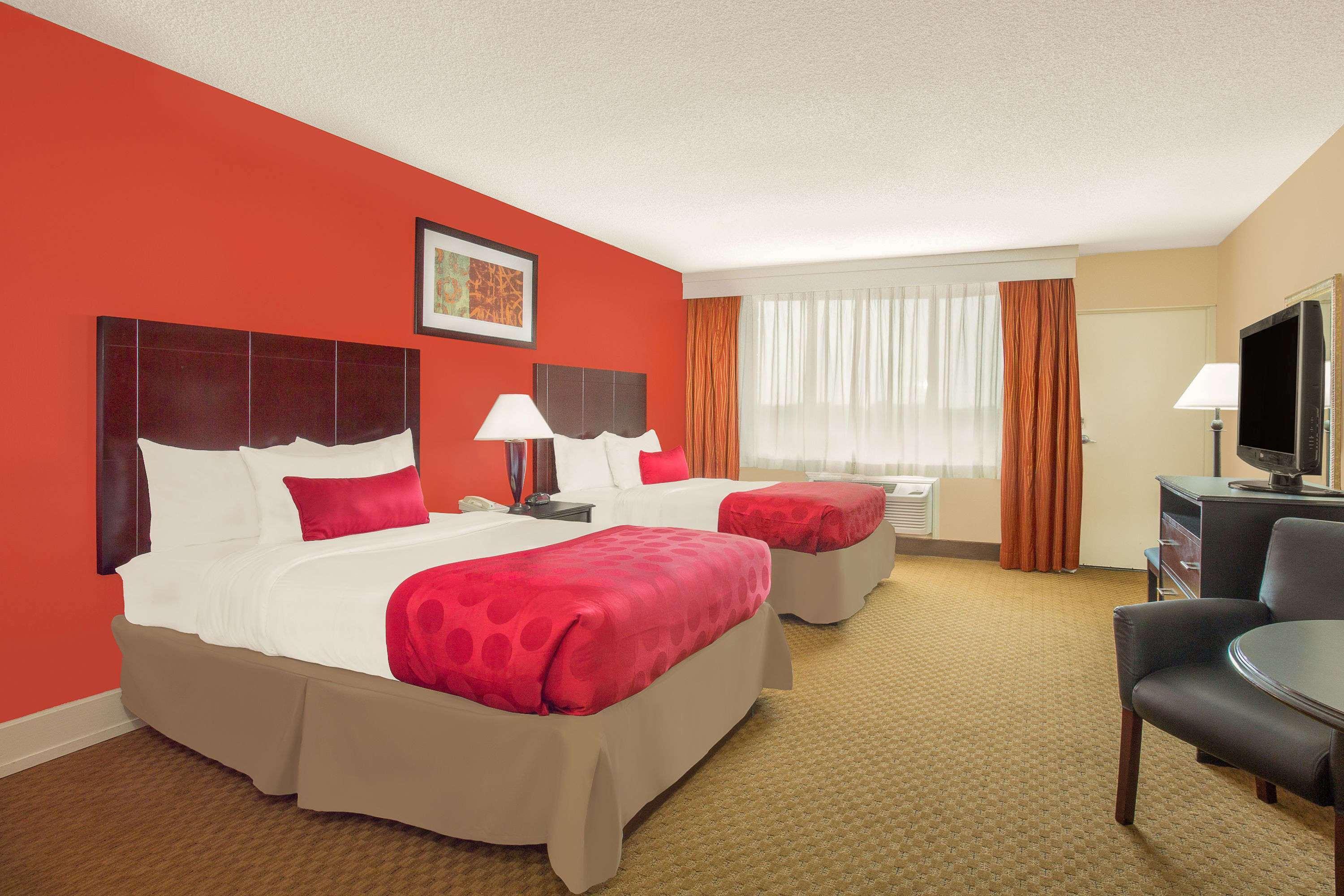 Ramada Plaza By Wyndham Fayetteville Fort Bragg Area Eksteriør bilde