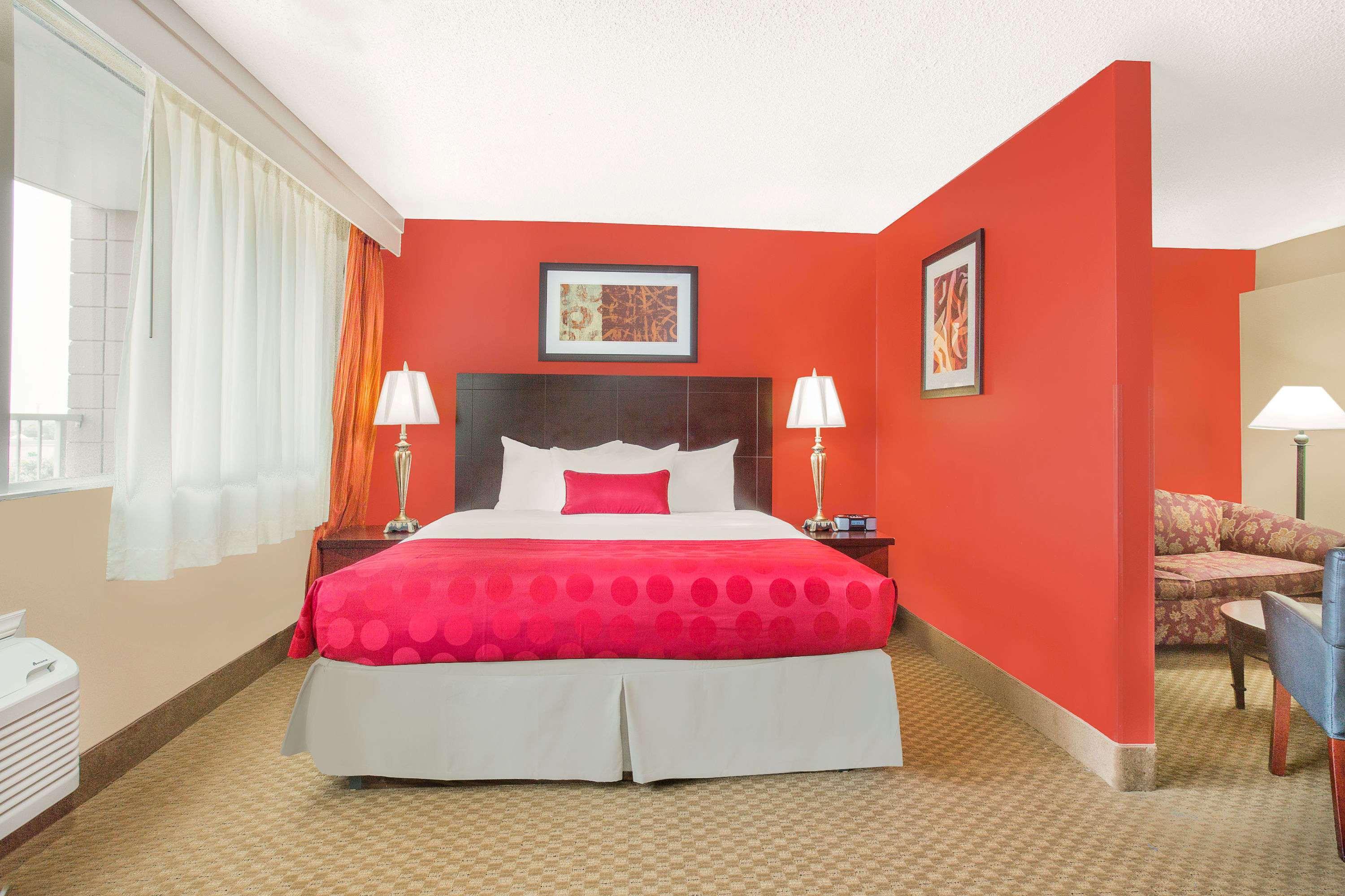 Ramada Plaza By Wyndham Fayetteville Fort Bragg Area Eksteriør bilde