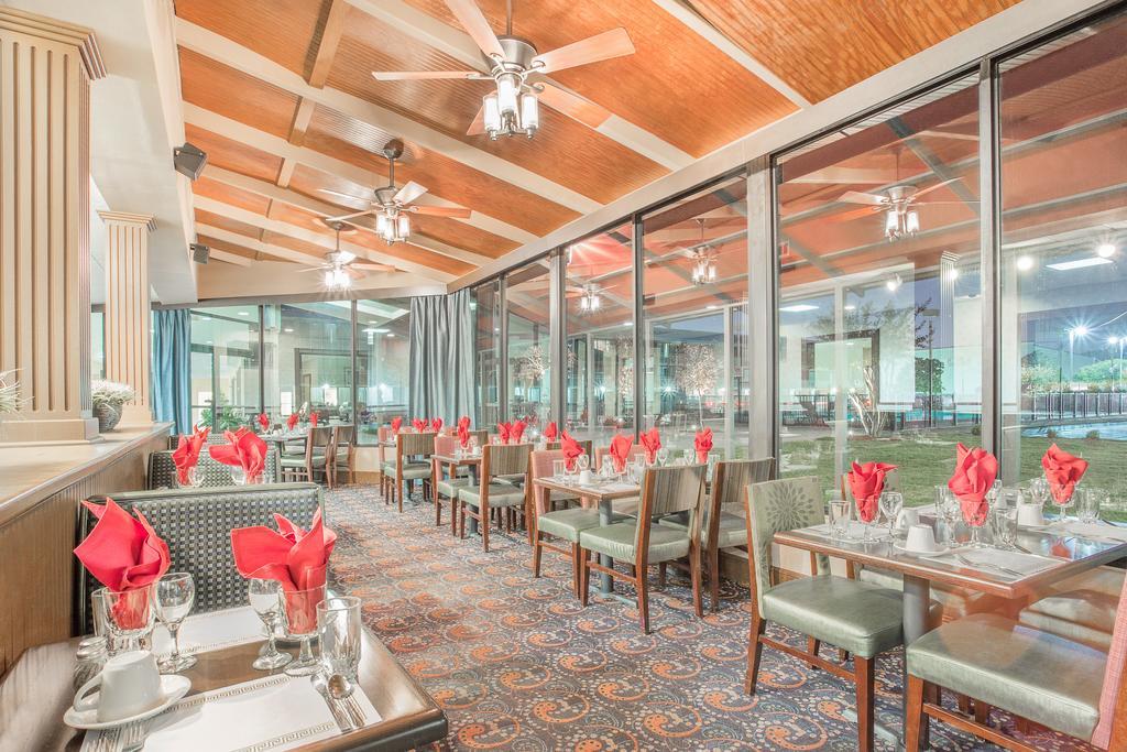 Ramada Plaza By Wyndham Fayetteville Fort Bragg Area Eksteriør bilde